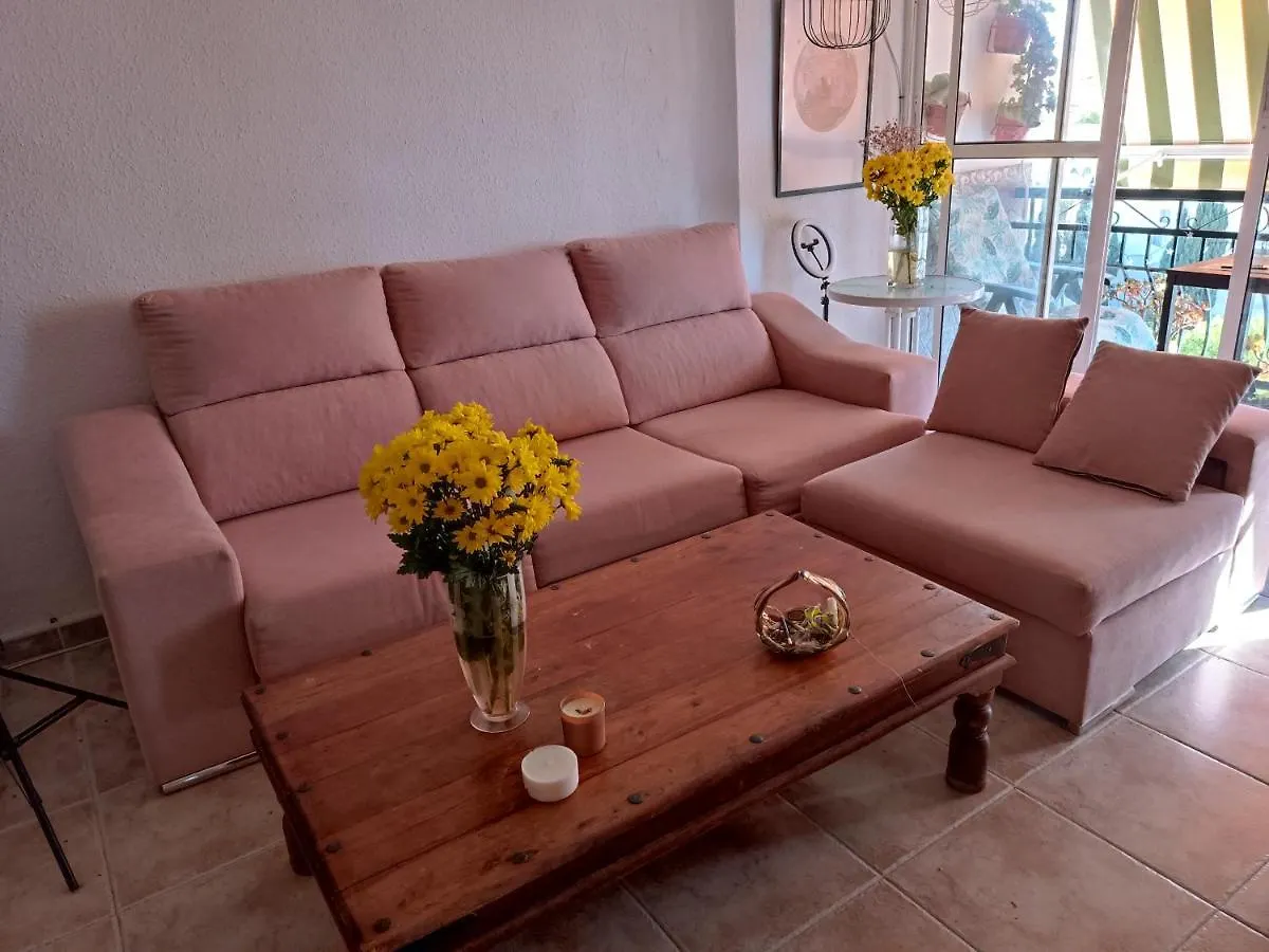 Coty\'S Beach, Habitaciones En Casa Compartida contacts